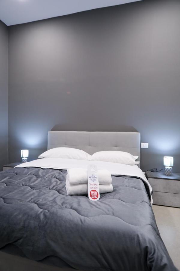 Residenza Esposito Economy Rooms Napels Buitenkant foto