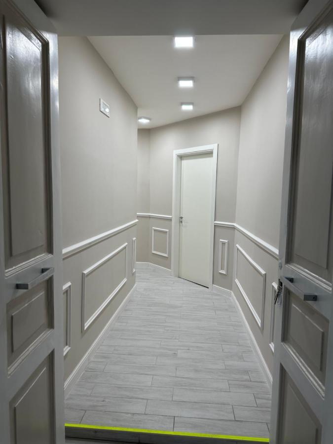Residenza Esposito Economy Rooms Napels Buitenkant foto